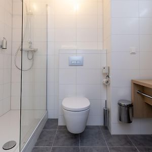 Kleine Kamer met een King Size Bed